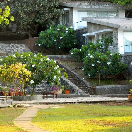 V Resorts Mahua Bagh Murud Nāndgaon Kültér fotó